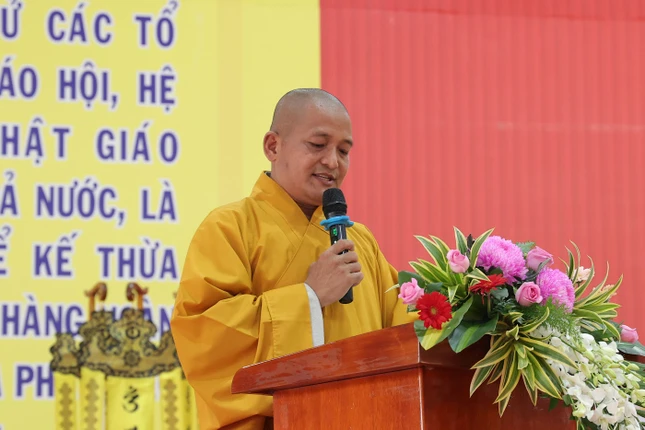 Đại đức Thích Lệ Duyên phát biểu cảm tạ