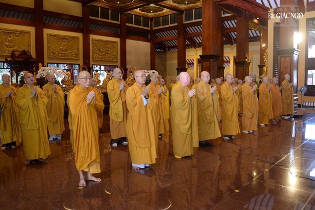 Chư vị Trưởng lão Hòa thượng Hội đồng Chứng minh, Chứng minh Ban Trị sự GHPGVN TP.HCM và đại chúng thành kính đảnh lễ Tam bảo Chư vị Trưởng lão Hòa thượng Hội đồng Chứng minh, Chứng minh Ban Trị sự GHPGVN TP.HCM và đại chúng thành kính đảnh lễ Tam bảo