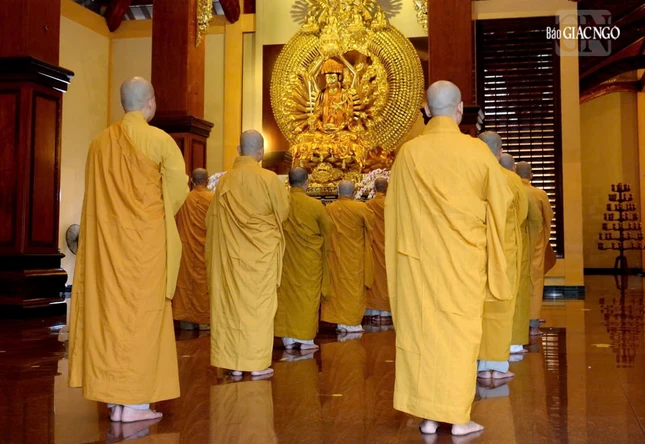 Bố-tát là nghi thức đặc thù của Tăng đoàn do Đức Phật chế định