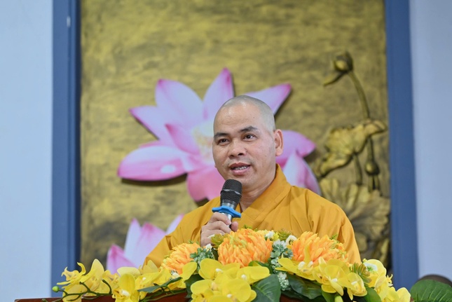 Thượng tọa Thích Thiện Thông phát biểu khai mạc
