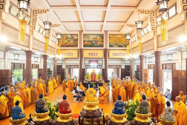 Lễ tưởng niệm anh linh các anh hùng, liệt sĩ do Ban Trị sự GHPGVN tỉnh Khánh Hòa tổ chức tại chùa Long Sơn