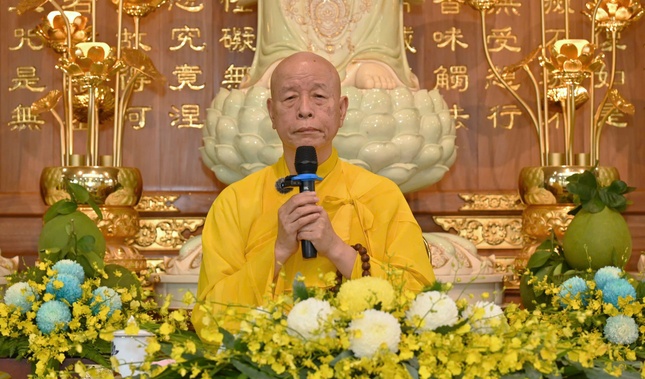 Hòa thượng Thích Thái Hòa chia sẻ với chủ đề Lương thực hỗ trợ người tu tập