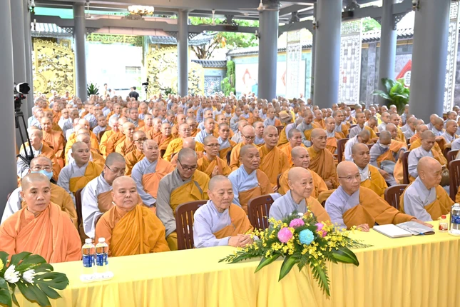 Khóa bồi dưỡng Luật học diễn ra từ ngày 26 đến 28-7 tại trường hạ chùa Vạn Phước