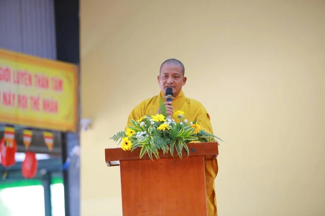 Đại đức Thích Lệ Duyên đọc văn tưởng niệm anh linh các anh hùng, liệt sĩ Đại đức Thích Lệ Duyên đọc văn tưởng niệm anh linh các anh hùng, liệt sĩ