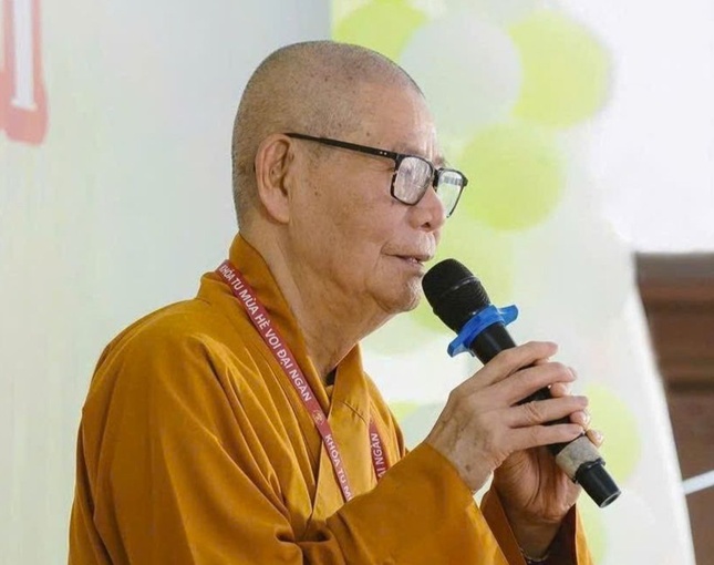 Hòa thượng Thích Châu Quang có lời sách tấn tại khóa tu