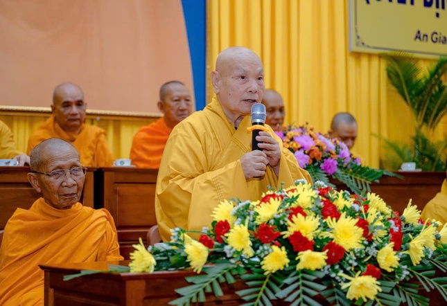 Trưởng lão Hòa thượng Thích Thiện Nhơn đạo từ tại hội nghị Trưởng lão Hòa thượng Thích Thiện Nhơn đạo từ tại hội nghị