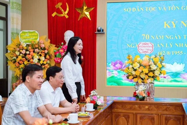 Bà Vũ Thị Hương đã cảm ơn sự quan tâm của Ban Trị sự GHPGVN tỉnh Bà Vũ Thị Hương đã cảm ơn sự quan tâm của Ban Trị sự GHPGVN tỉnh