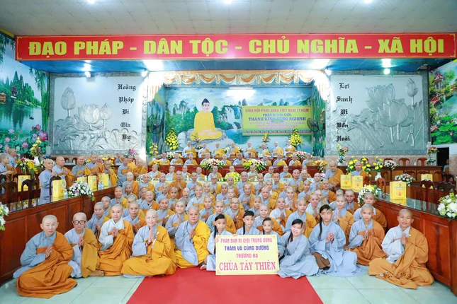 Chụp ảnh lưu niệm