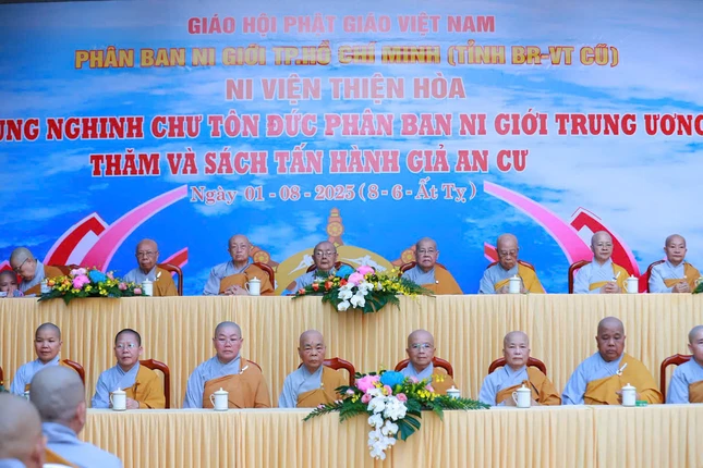 Chư Ni tại trường hạ Ni viện Thiện Hòa, TP.HCM