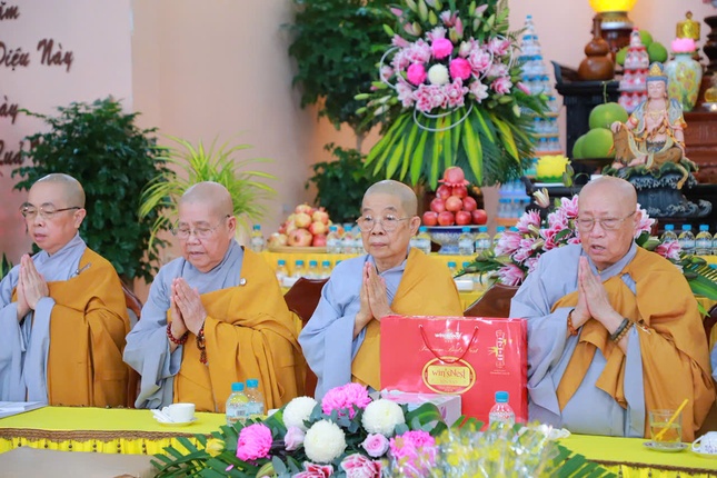 Chư Ni Phân ban Ni giới T.Ư tại chùa Quang Minh (tỉnh Đồng Nai)