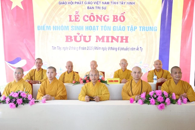 Chư tôn đức chứng minh, tham dự