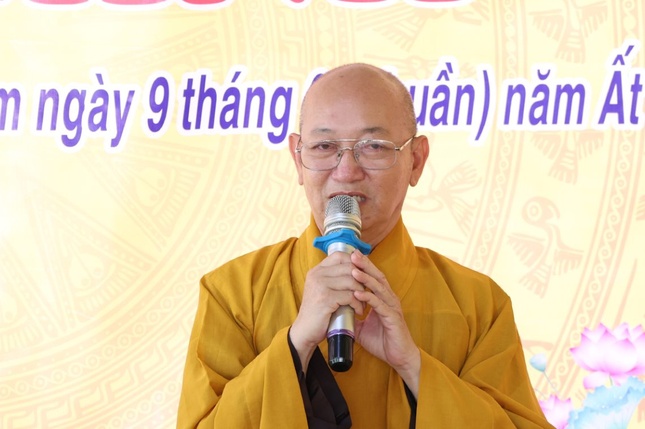 Thượng tọa Thích Quảng Tâm, Trưởng ban Trị sự tỉnh Tây Ninh đạo từ tại buổi lễ Thượng tọa Thích Quảng Tâm, Trưởng ban Trị sự tỉnh Tây Ninh đạo từ tại buổi lễ