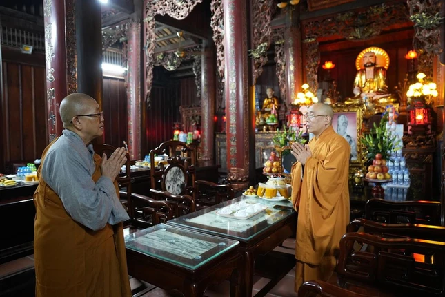 Tại trường hạ chùa Pháp Điện - trường hạ cơ sở II của Ban Trị sự GHPGVN tỉnh Hưng Yên, đón tiếp đoàn là Thượng tọa Thích Thanh Nguyên, Phó Trưởng ban Trị sự tỉnh