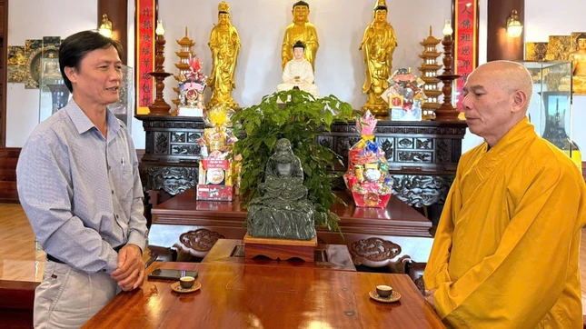 Ông Nguyễn Thanh Dũng chúc mừng Thượng tọa Thích Nhuận Bảo, cùng Ban Trị sự GHPGVN tỉnh sau kiện toàn nhân sự Ông Nguyễn Thanh Dũng chúc mừng Thượng tọa Thích Nhuận Bảo, cùng Ban Trị sự GHPGVN tỉnh sau kiện toàn nhân sự