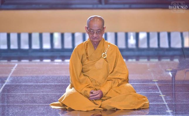 Tự thân trang nghiêm