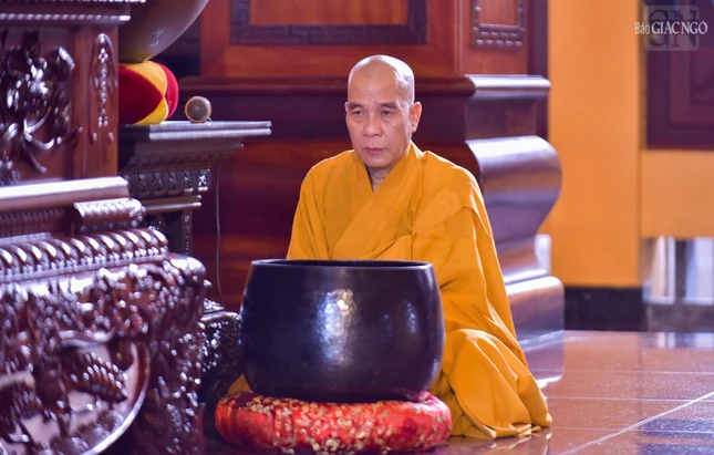 Mỗi hành giả xuất gia trưởng dưỡng giới thân huệ mạng