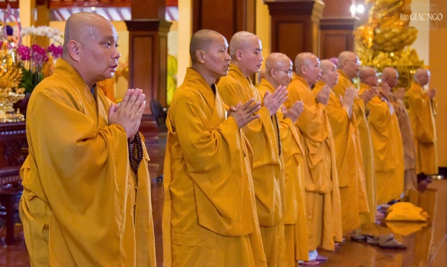 ... nhằm nuôi lớn các thiện pháp, giới thân huệ mạng