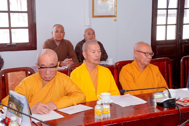 Chư tôn đức Ban Thường trực tham dự Chư tôn đức Ban Thường trực tham dự