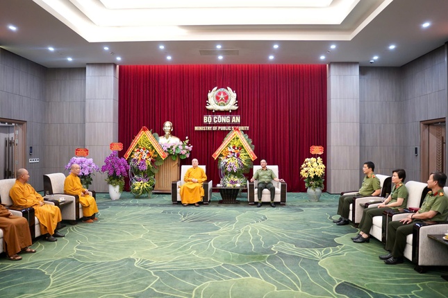 Quang cảnh buổi gặp gỡ Quang cảnh buổi gặp gỡ