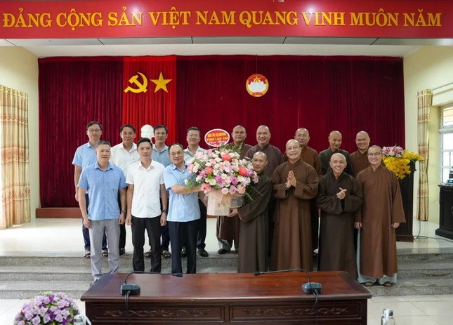 Chúc mừng lãnh đạo Ủy ban MTTQVN tỉnh Lào Cai
