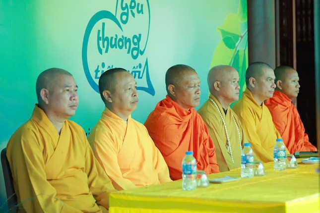 Chư tôn đức chứng minh và tham dự