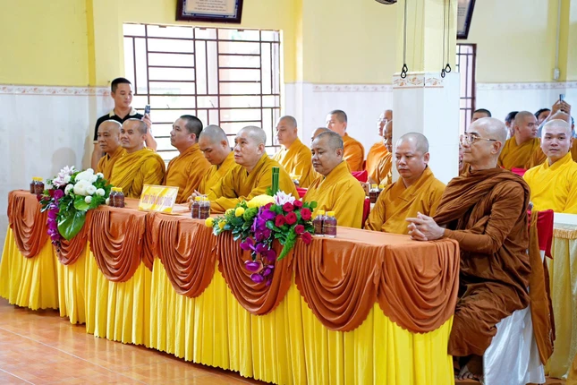 Chư Tăng tham dự