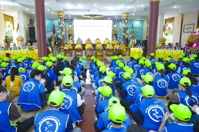 Hội trại thu hút 800 bạn trẻ tham dự