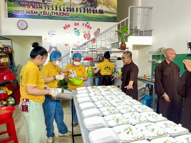 Trong ngày khai trương