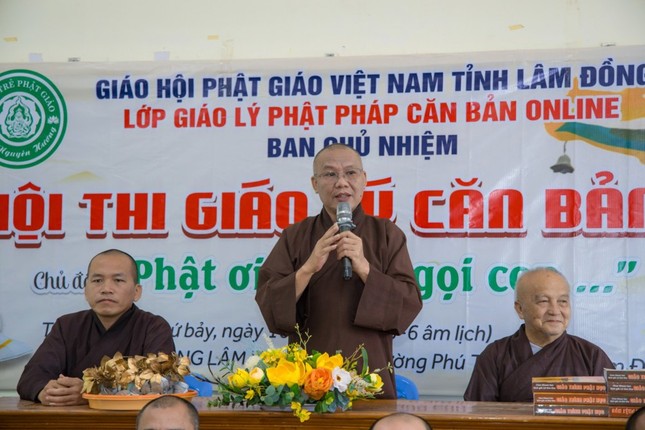 Thượng tọa Thích Thông Triêm tán dương và chúc lành đến các thí sinh Thượng tọa Thích Thông Triêm tán dương và chúc lành đến các thí sinh