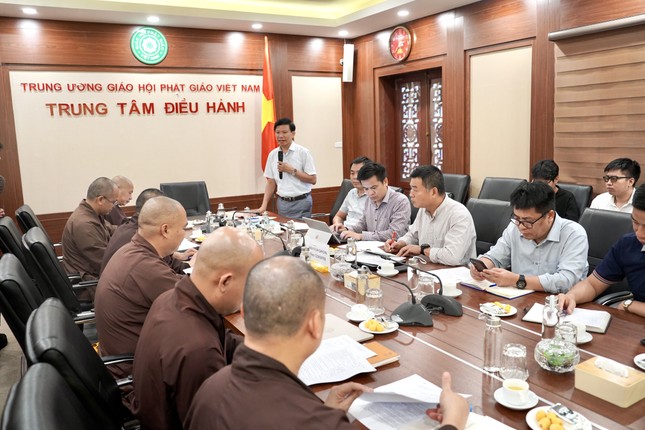 GS.TS Hoàng Anh Tuấn phát biểu tại buổi họp