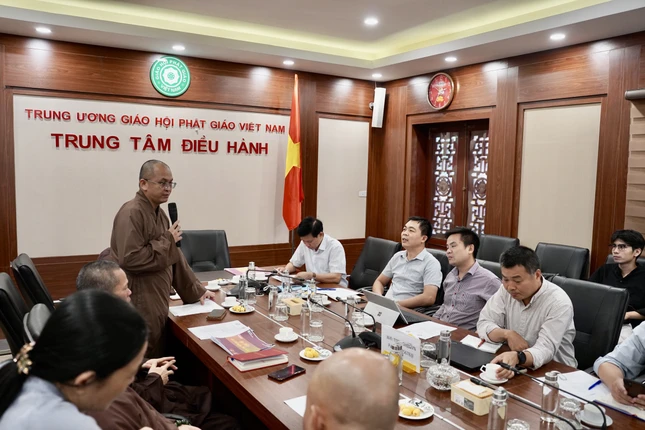 Đại đức Thích Nguyên Chính phát biểu Đại đức Thích Nguyên Chính phát biểu