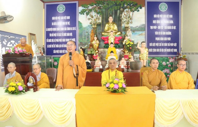 Thượng tọa Thích Quảng Huy, Trưởng ban Tổ chức phát biểu khuyến tấn tu học đến đạo tràng Thượng tọa Thích Quảng Huy, Trưởng ban Tổ chức phát biểu khuyến tấn tu học đến đạo tràng