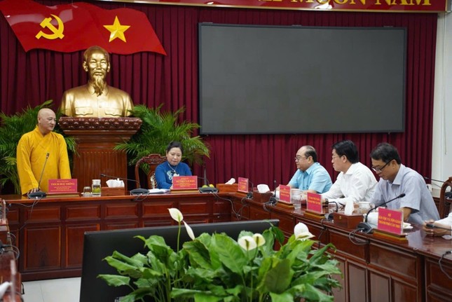 Hòa thượng Thích Huệ Thông chúc mừng đến lãnh đạo Thành ủy TP.Cần Thơ sau sáp nhập Hòa thượng Thích Huệ Thông chúc mừng đến lãnh đạo Thành ủy TP.Cần Thơ sau sáp nhập