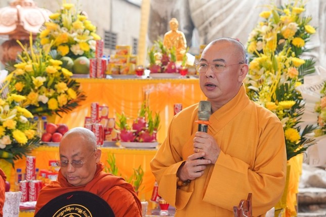 Thượng tọa Thích Bản Lượng phát biểu tại buổi lễ Thượng tọa Thích Bản Lượng phát biểu tại buổi lễ