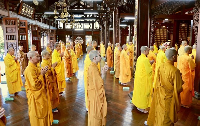 Chư Tăng Bắc tông thực hiện Lễ Bố-tát kỳ cuối mùa An cư kiết hạ tại chùa Sắc Tứ Khải Đoan Chư Tăng Bắc tông thực hiện Lễ Bố-tát kỳ cuối mùa An cư kiết hạ tại chùa Sắc Tứ Khải Đoan