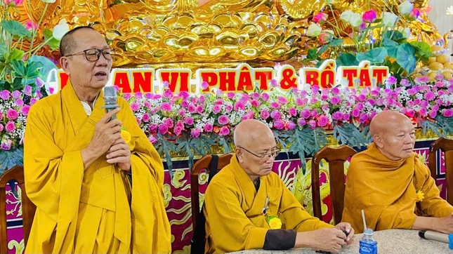 Hòa thượng Thích Minh Thành ban đạo từ Hòa thượng Thích Minh Thành ban đạo từ