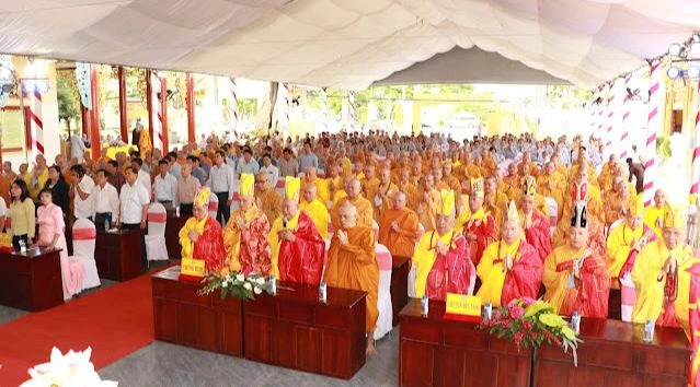 Chư tôn đức và đại diện các cơ quan tham dự