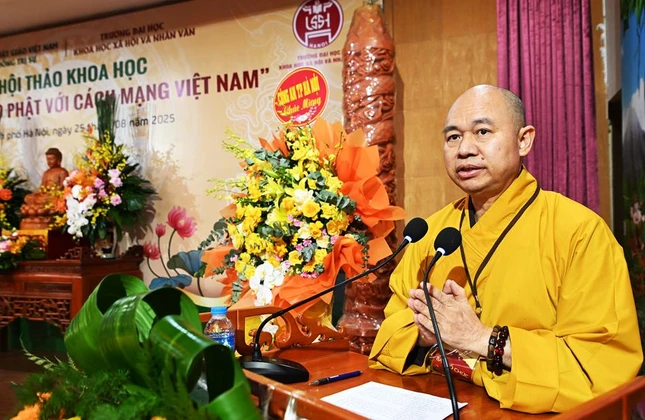 Thượng tọa Thích Đức Thiện phát biểu đúc kết hội thảo