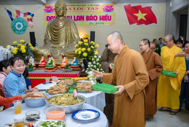 Buffut chay gây quỹ xây dựng công trình chính điện chùa Lộc Tân