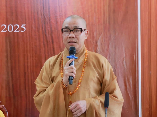 Thượng tọa Thích Quảng Lộc phát biểu