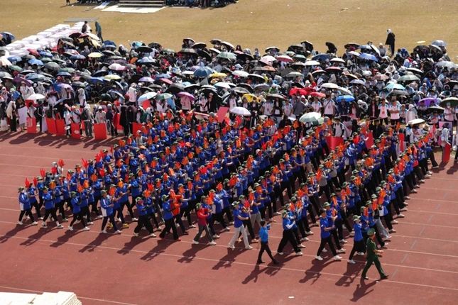 Khối Thanh niên Việt Nam tham gia diễu hành