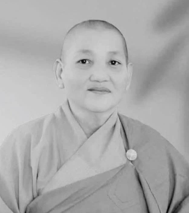 Chân dung Ni sư Thích nữ Minh Đạo