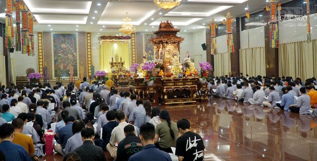 Đạo tràng thực hiện khóa lễ trì tụng kinh Mục liên sám pháp