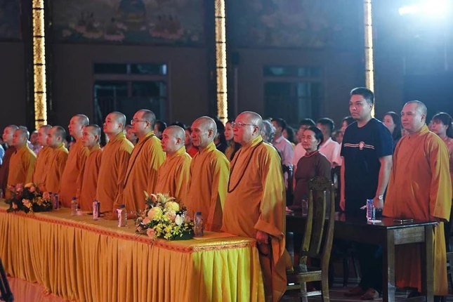 Chư tôn đức tham dự Chư tôn đức tham dự