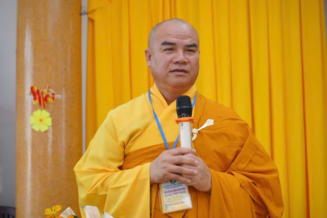 Thượng tọa Thích Tĩnh Triệt, Trưởng ban Trị sự GHPGVN tỉnh Đồng Tháp huấn từ đến chư hành giả an cư