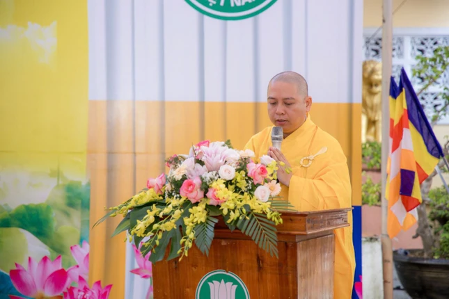 Đại đức Thích Quảng Pháp trình bày báo cáo Đại đức Thích Quảng Pháp trình bày báo cáo