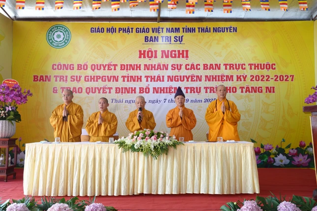 Chư tôn đức chứng minh, tham dự