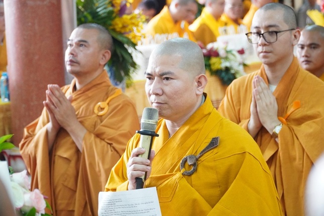 Đại đức Thích Nguyên Hiển phát biểu nhận nhiệm vụ