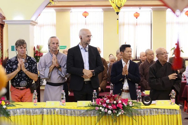 Các đại biểu tham dự tọa đàm