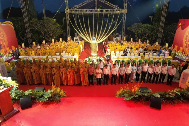 Lễ tưởng niệm tại Nghĩa trang Liệt sĩ Đồi 82